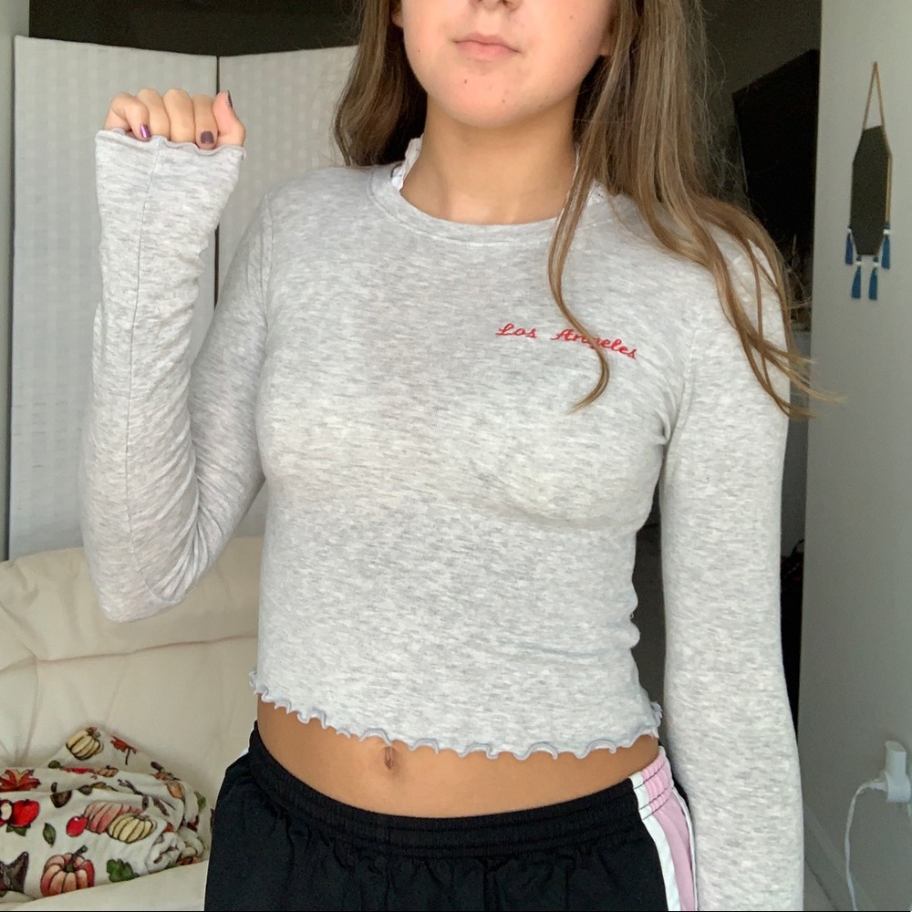 ~ f21 Los Angeles grey crop top